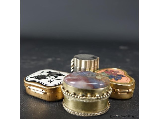 4 pillendozen - afbeelding 3 van  5