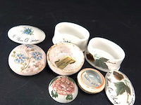 4 porseleinen pillendozen - afbeelding 2 van  3