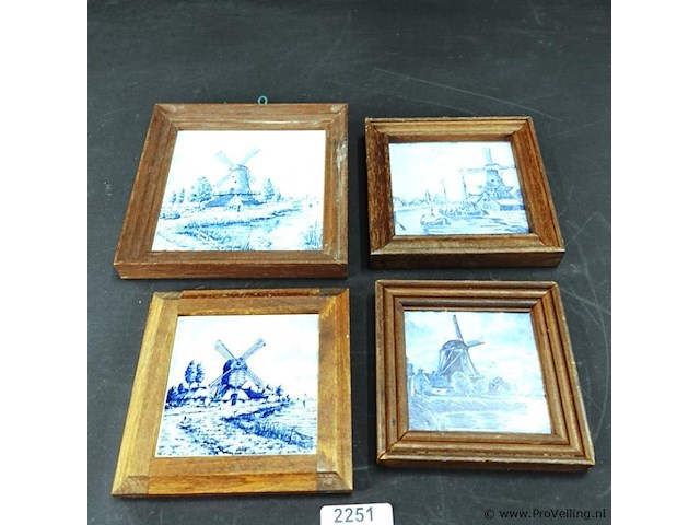 4 porseleinen tegels - afbeelding 1 van  5