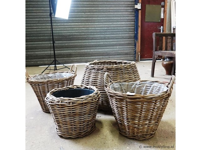 4 rieten manden - afbeelding 2 van  5