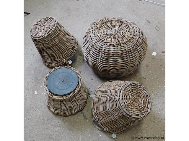 4 rieten manden - afbeelding 5 van  5