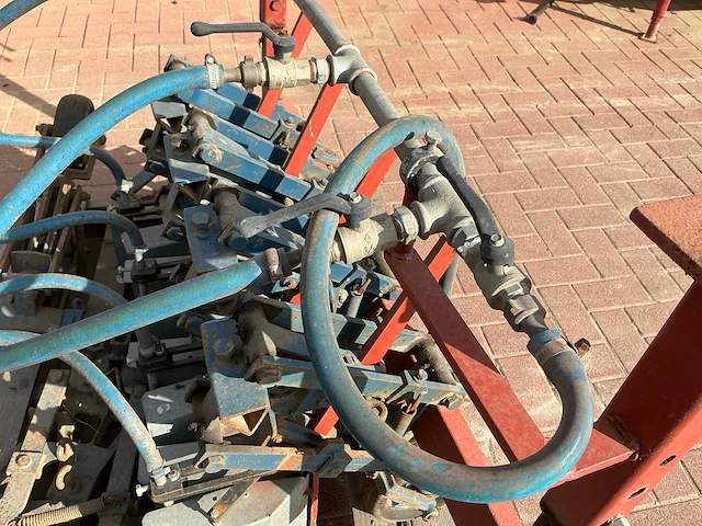 4-rijige rijenspuit / kappenspuit – verstelbaar – montageframe - afbeelding 2 van  11