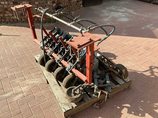 4-rijige rijenspuit / kappenspuit – verstelbaar – montageframe - afbeelding 4 van  11