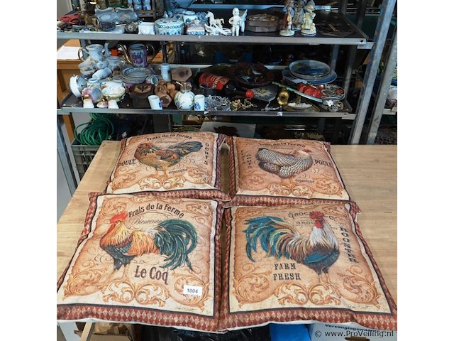 4 schone kussens (z.g.a.n.) kussen met hanendecor - afbeelding 1 van  5