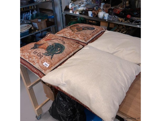 4 schone kussens (z.g.a.n.) kussen met hanendecor - afbeelding 4 van  5