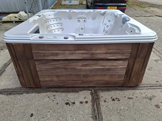 4 season 6 persoons jacuzzi en buitenspa - afbeelding 7 van  29