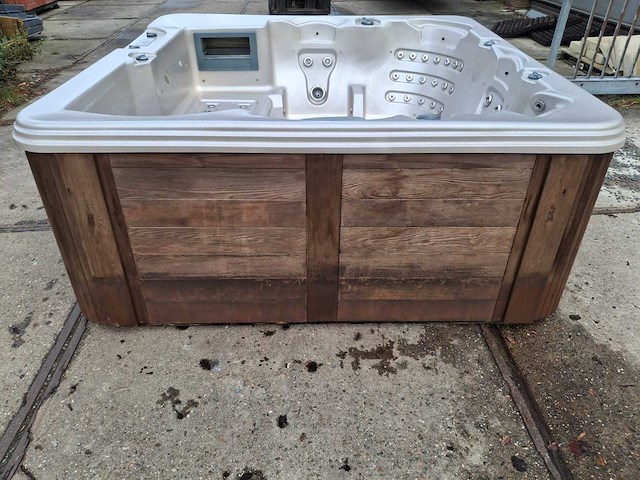 4 season 6 persoons jacuzzi en buitenspa - afbeelding 9 van  29