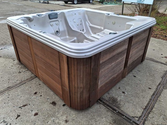 4 season 6 persoons jacuzzi en buitenspa - afbeelding 10 van  29