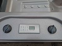 4 season 6 persoons jacuzzi en buitenspa - afbeelding 17 van  29