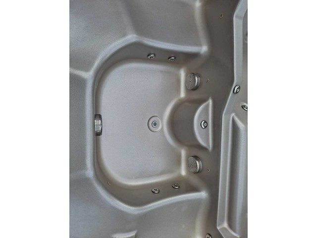 4 season 6 persoons jacuzzi en buitenspa - afbeelding 19 van  29