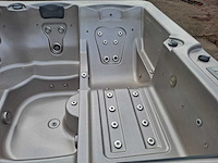 4 season 6 persoons jacuzzi en buitenspa - afbeelding 22 van  29