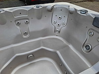 4 season 6 persoons jacuzzi en buitenspa - afbeelding 27 van  29