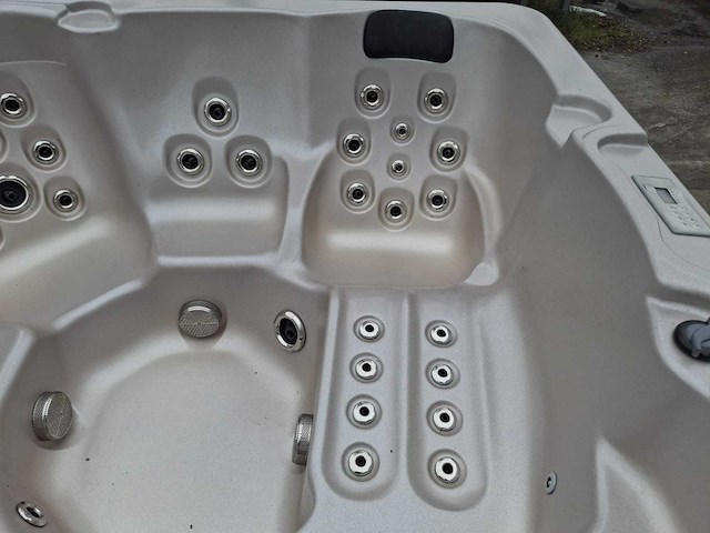 4 season spa 5 persoons jacuzzi en buitenspa - afbeelding 7 van  27