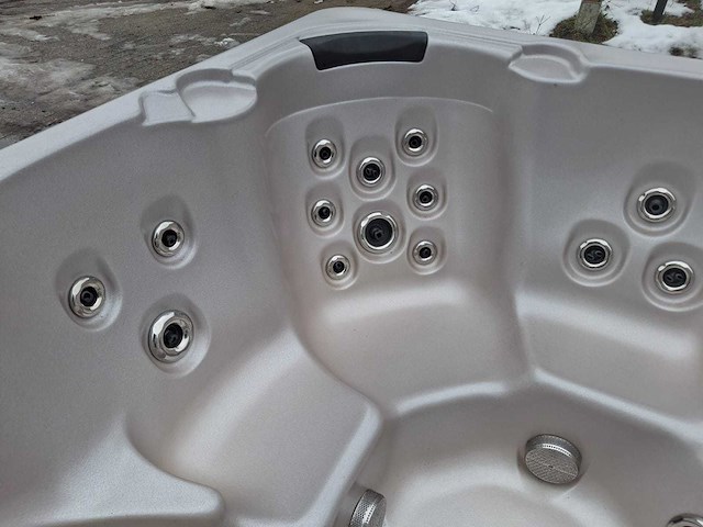 4 season spa 5 persoons jacuzzi en buitenspa - afbeelding 9 van  27