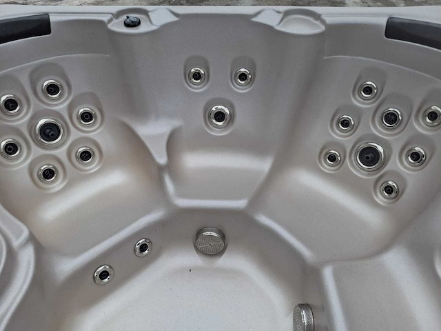 4 season spa 5 persoons jacuzzi en buitenspa - afbeelding 13 van  27