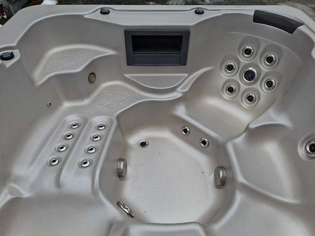 4 season spa 5 persoons jacuzzi en buitenspa - afbeelding 24 van  27