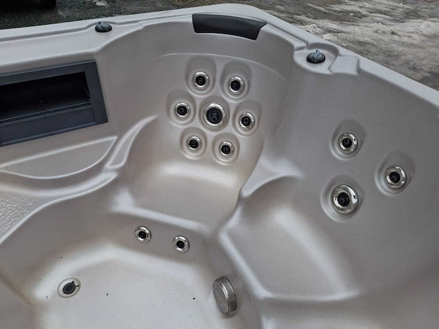 4 season spa 5 persoons jacuzzi en buitenspa - afbeelding 25 van  27