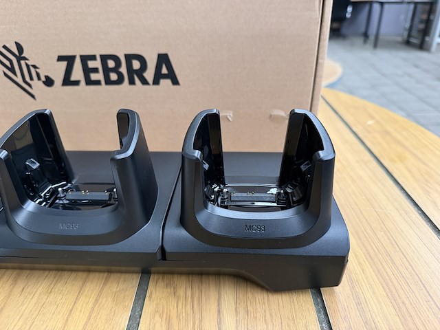 4-slots oplaadstation voor zebra mc93 zebra - afbeelding 4 van  9