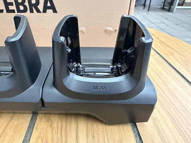 4-slots oplaadstation voor zebra mc93 zebra - afbeelding 5 van  9