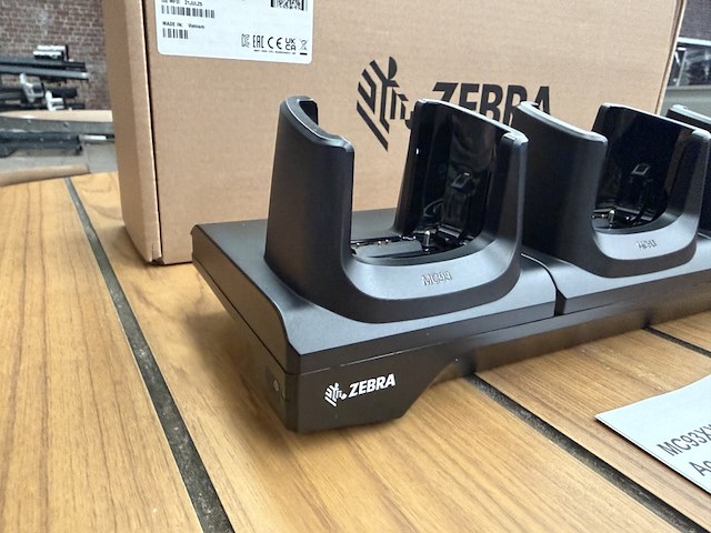 4-slots oplaadstation voor zebra mc93 zebra - afbeelding 6 van  9