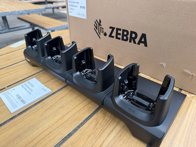 4-slots oplaadstation voor zebra mc93 zebra - afbeelding 9 van  9