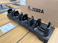 4-slots oplaadstation voor zebra mc93 zebra - afbeelding 9 van  9