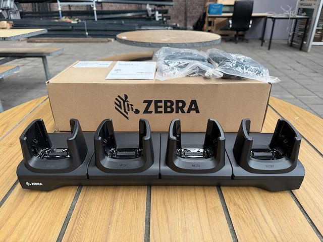 4-slots oplaadstation voor zebra mc93 zebra - afbeelding 1 van  7