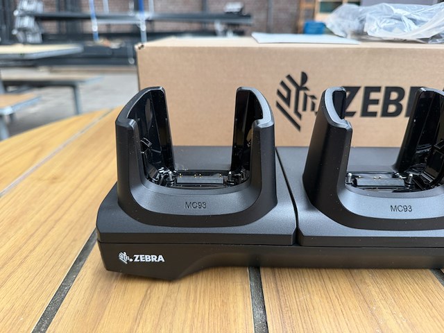 4-slots oplaadstation voor zebra mc93 zebra - afbeelding 4 van  7