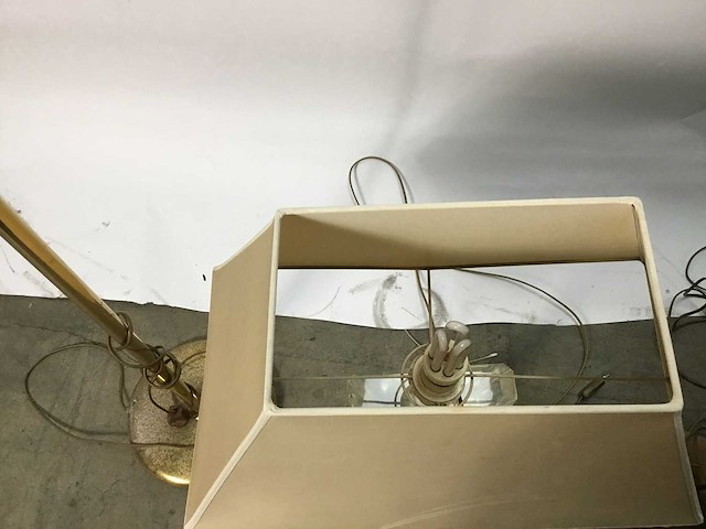 4 verschillende lampen - desk lamp - afbeelding 10 van  12