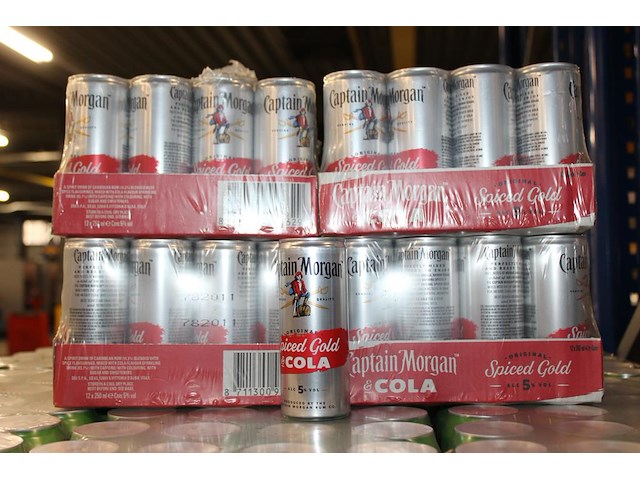 4 x 12 blikken captain morgan spiced gold & cola 0,25cl. tht 11-2025. bod inclusief statiegeldwaarde van 7,... - afbeelding 1 van  2