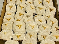 40 haaientand in matrix - afbeelding 1 van  5