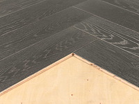 40 m2 parket eiken visgraat mutliplank - 700 x 140 x 13 mm - afbeelding 2 van  3