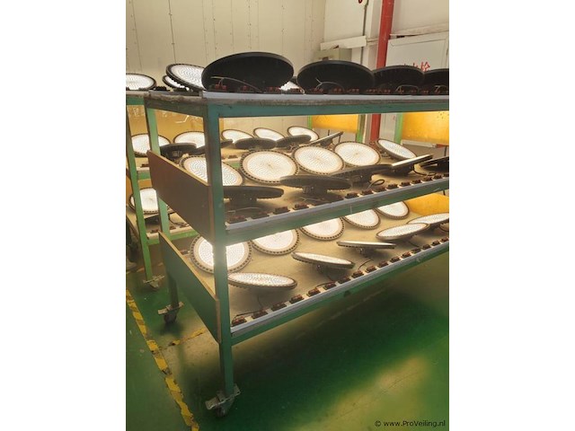 40 x highbay ufo 200w - pro design smd - dimbaar - neutraal wit 4000k - afbeelding 9 van  9