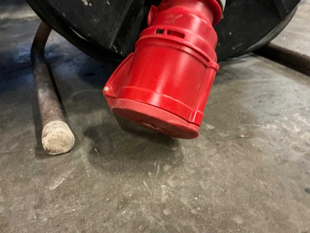 400v verlengkabelhaspels en -snoer (2x) - afbeelding 5 van  5
