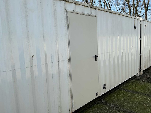 40ft high cube zorg-/kantoorcontainer met hydraulisch nivelleersysteem – volledig uitgerust - afbeelding 4 van  6