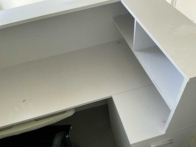 40ft zorg-/kantoorcontainer met hydraulisch nivelleersysteem – volledig uitgerust - afbeelding 16 van  43