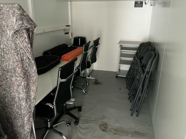 40ft zorg-/kantoorcontainer met hydraulisch nivelleersysteem – volledig uitgerust - afbeelding 28 van  43