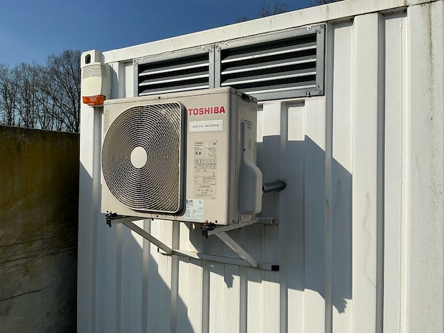 40ft zorg-/kantoorcontainer met hydraulisch nivelleersysteem – volledig uitgerust - afbeelding 42 van  43