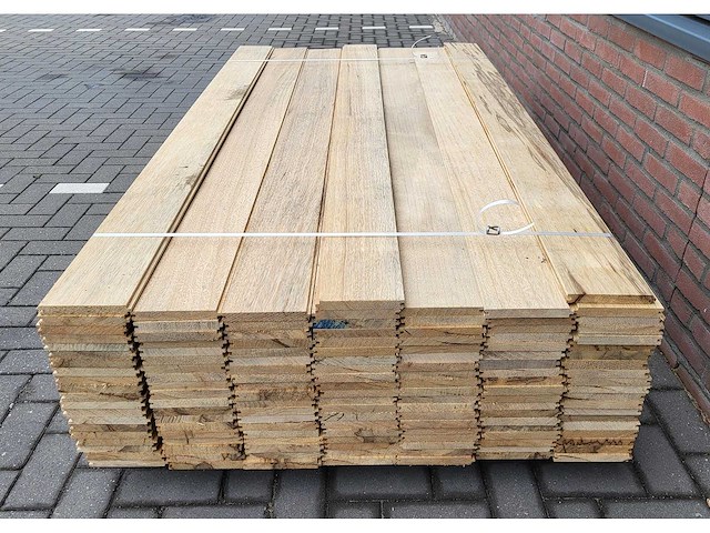 40m2 afrikaans eiken vloerdelen 18 x 140 mm, lengte 210cm ( 136x ) - afbeelding 1 van  4