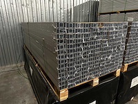 40x eiken composiet lamellen / composiet roomdivider - 300 cm lang - afbeelding 3 van  5