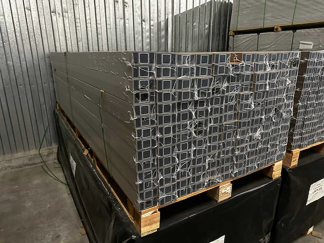 40x eiken composiet lamellen / composiet roomdivider - 300 cm lang - afbeelding 4 van  6