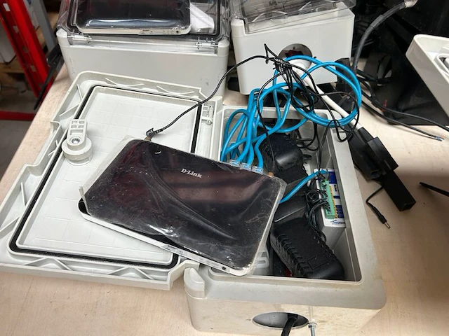 40x ict artikelen en elektronica w.o. vector camera - afbeelding 2 van  10