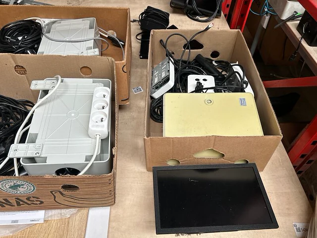 40x ict artikelen en elektronica w.o. vector camera - afbeelding 3 van  10