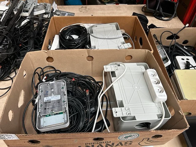 40x ict artikelen en elektronica w.o. vector camera - afbeelding 5 van  10