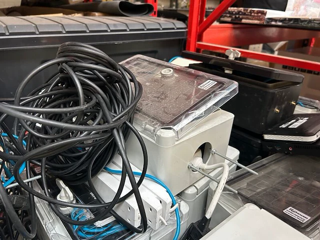 40x ict artikelen en elektronica w.o. vector camera - afbeelding 10 van  10