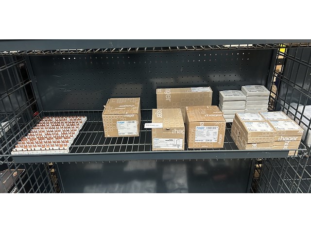 40x meterkast accessoires w.o. zekeringen, houders w.o. hager - afbeelding 1 van  9