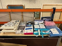 40x partij zwembadartikelen, zwembadonderhoud en diverse accessoires w.o. intex