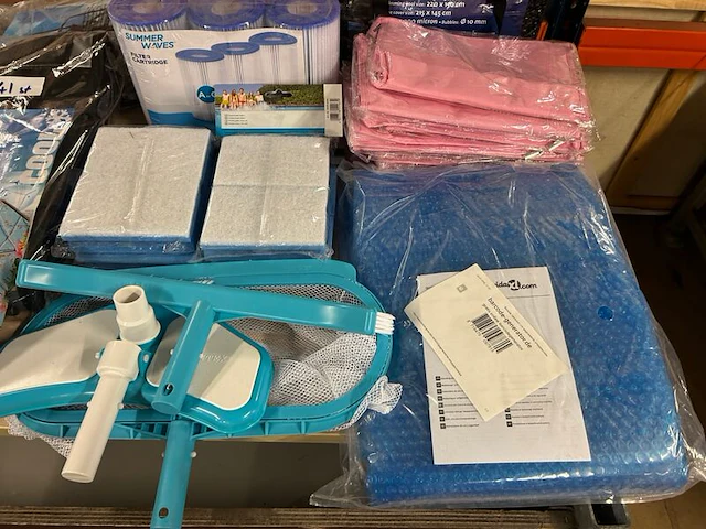 40x partij zwembadartikelen, zwembadonderhoud en diverse accessoires w.o. intex - afbeelding 2 van  9
