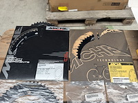 40x racefiets onderdelen w.o. kettingbladen, tandkransen w.o. miche, shimano - afbeelding 2 van  8