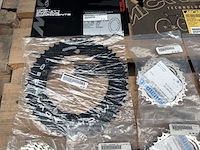 40x racefiets onderdelen w.o. kettingbladen, tandkransen w.o. miche, shimano - afbeelding 4 van  8